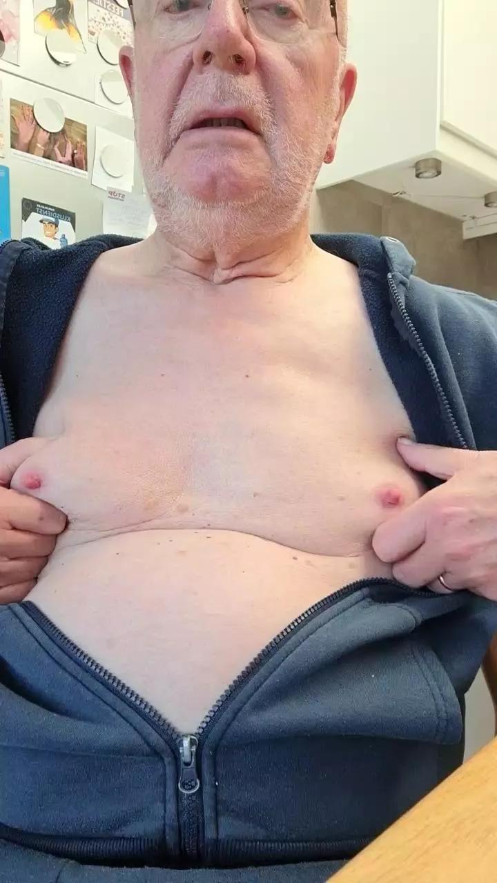 robert42 on Cam4 