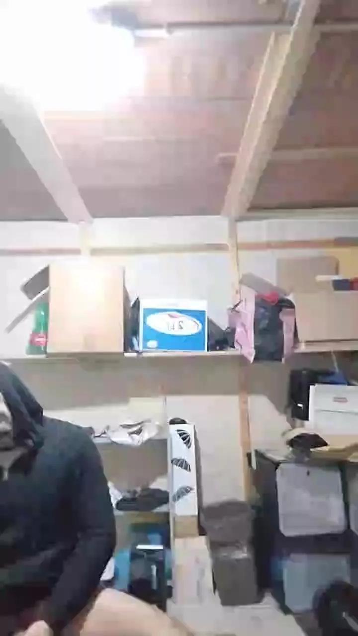 Roniq on Cam4 