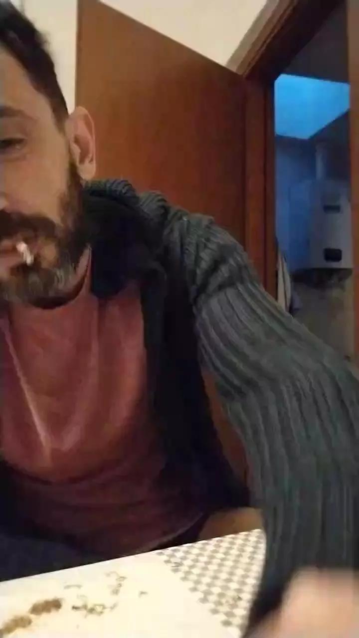 Roniq on Cam4 