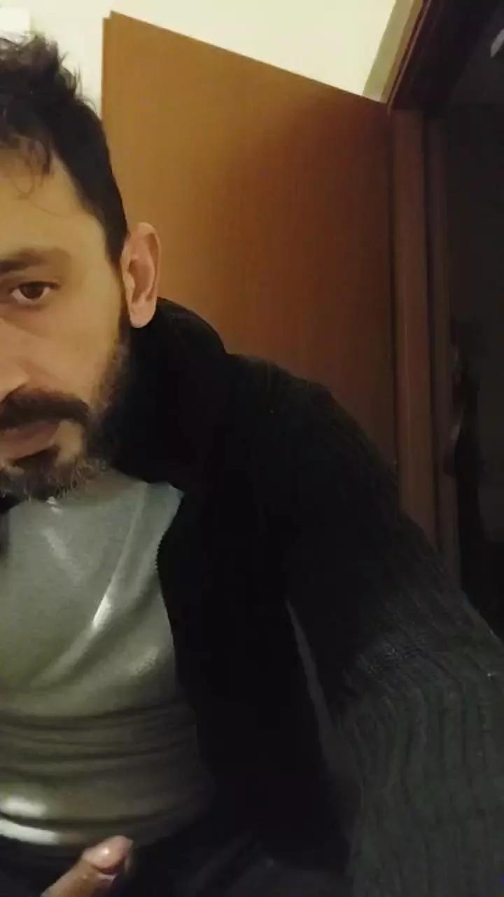 Roniq on Cam4 