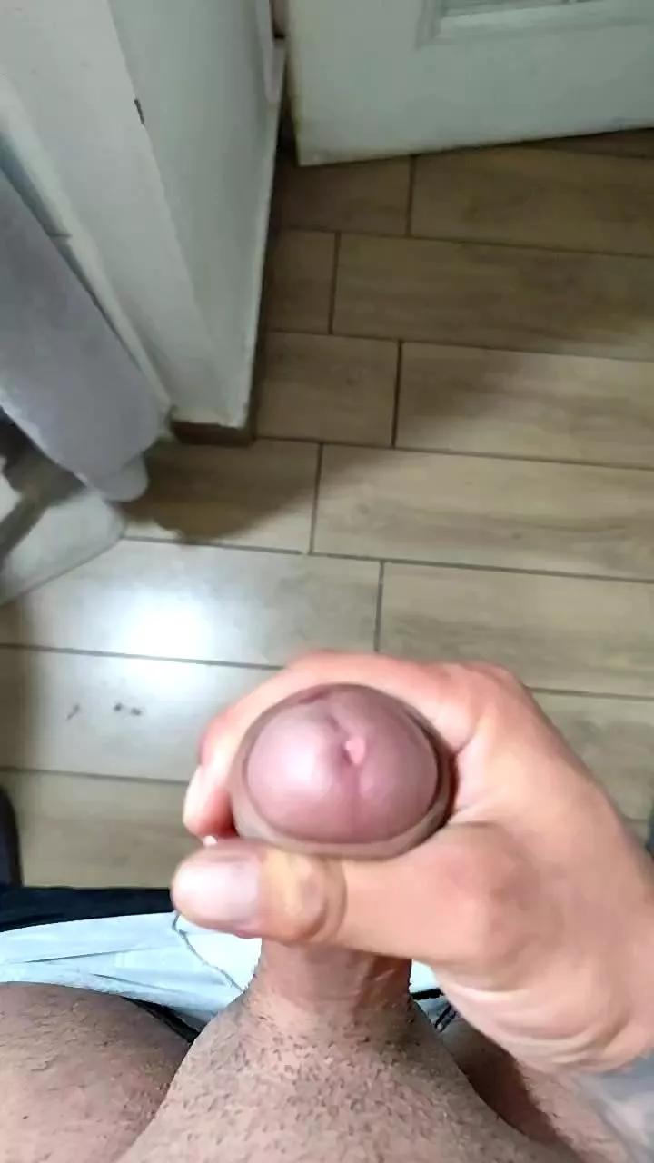ryan23_hot on Cam4 