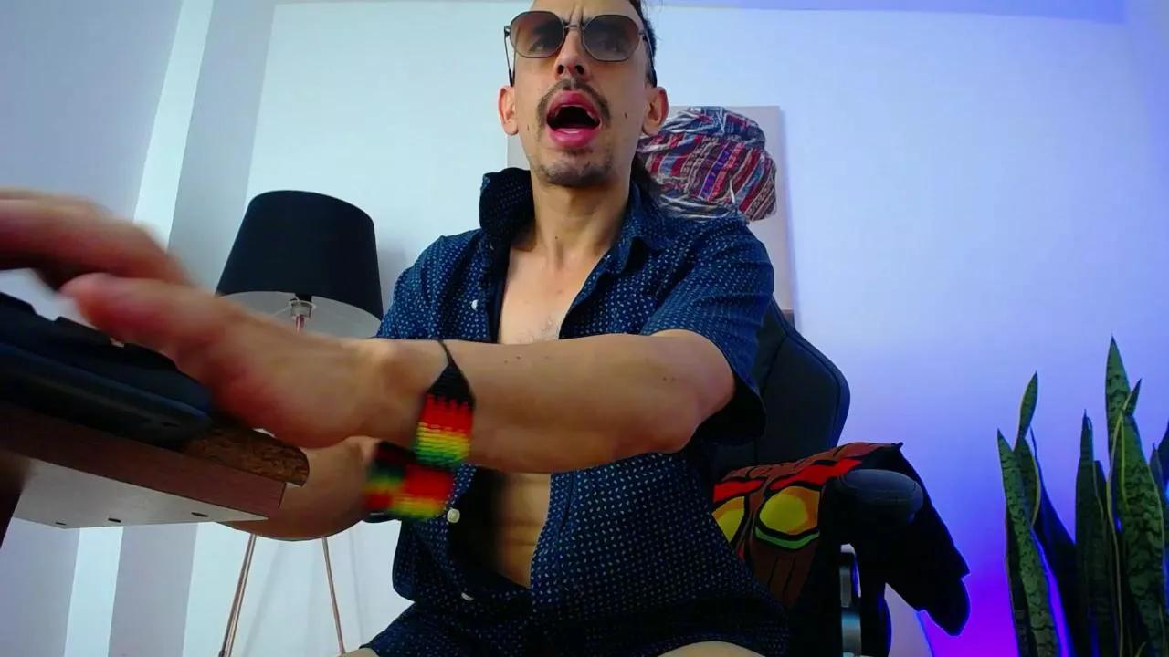 Sr_Magnus on Cam4 