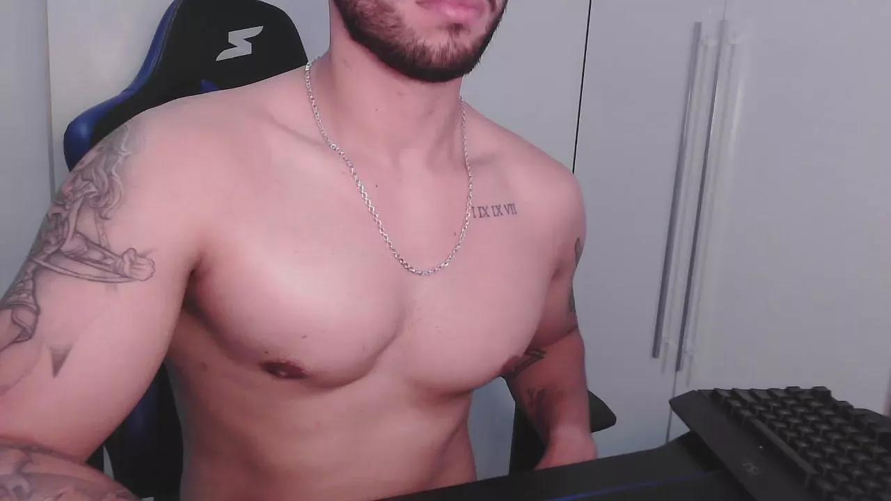 SuperBoyG on Cam4 