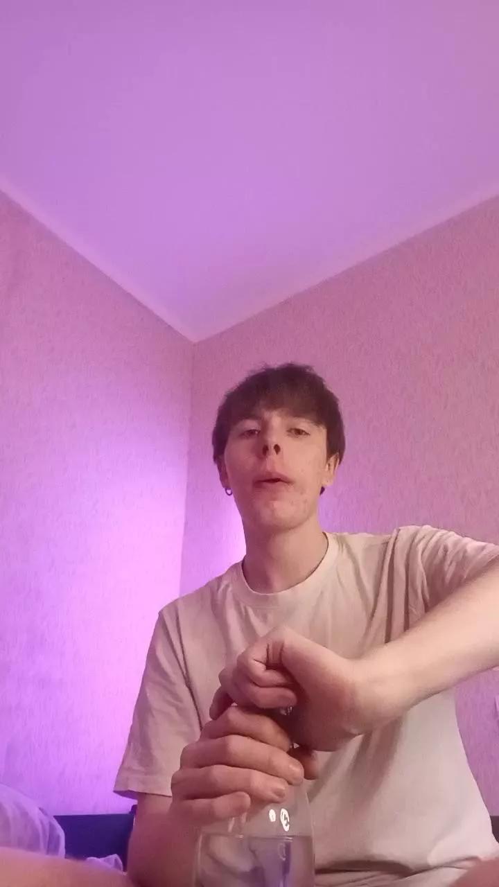SynergyX on Cam4 
