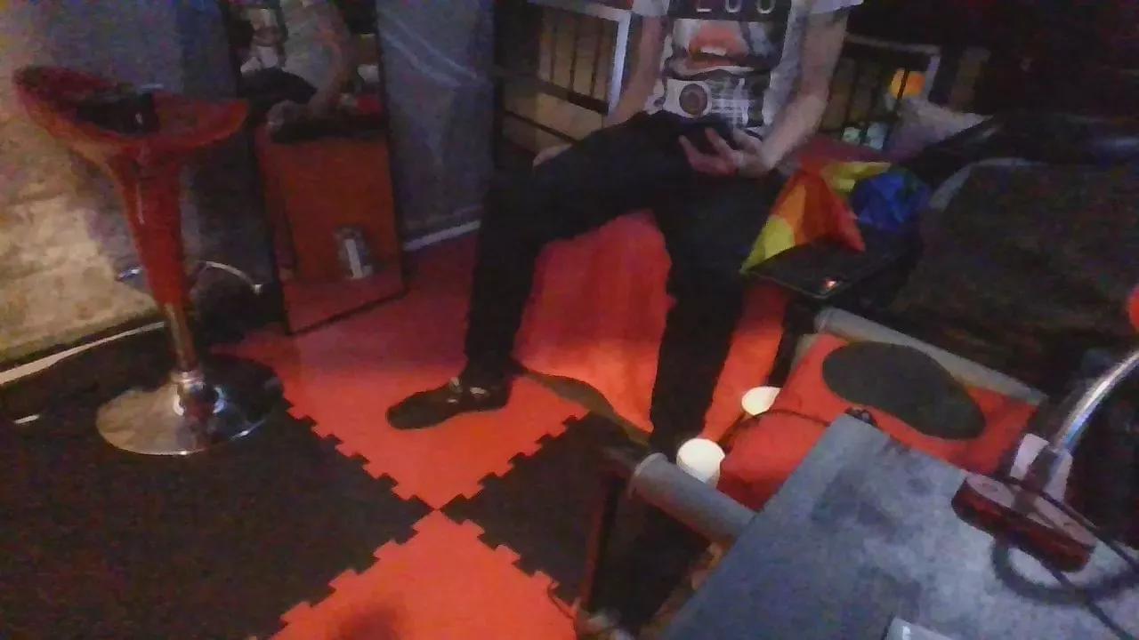 thingsbums on Cam4 