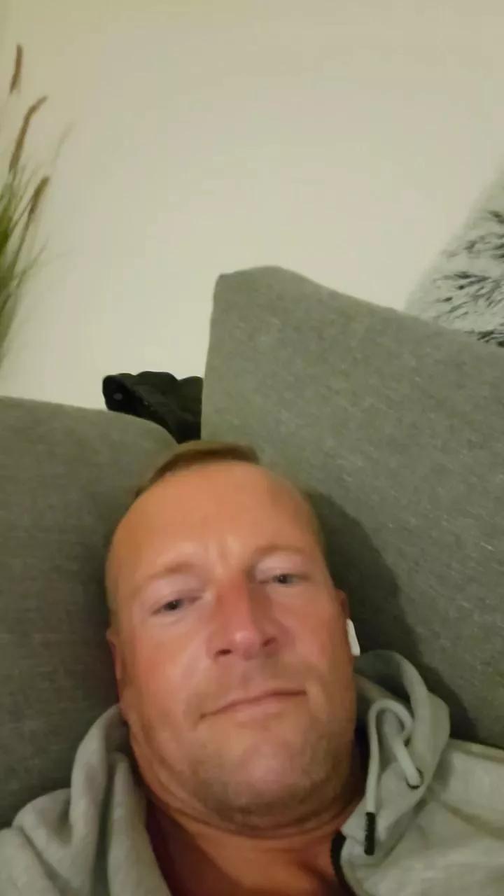 Tobi23x6 on Cam4 