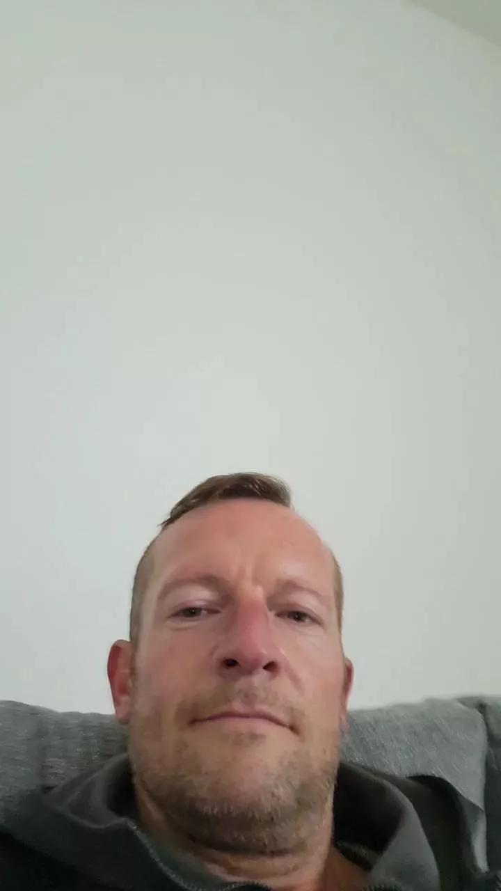 Tobi23x6 on Cam4 