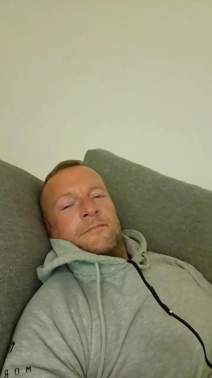 Tobi23x6 on Cam4 