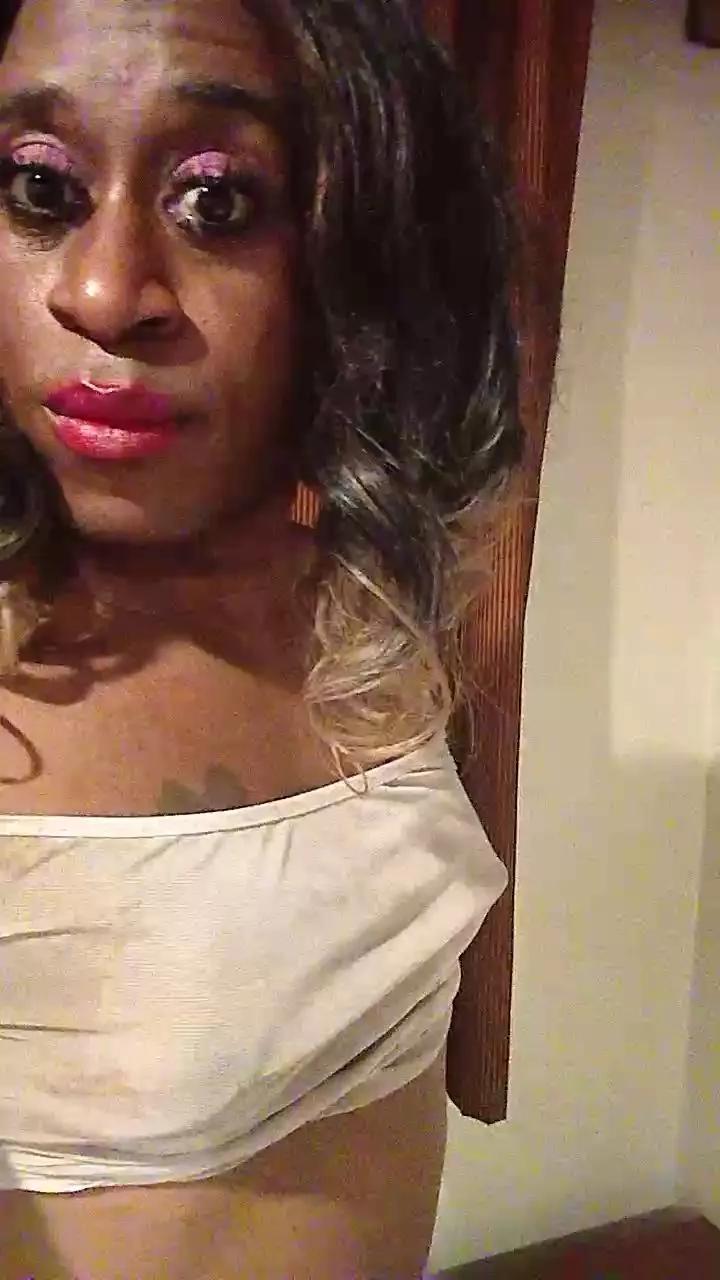Tsbirdeywhite on Cam4 