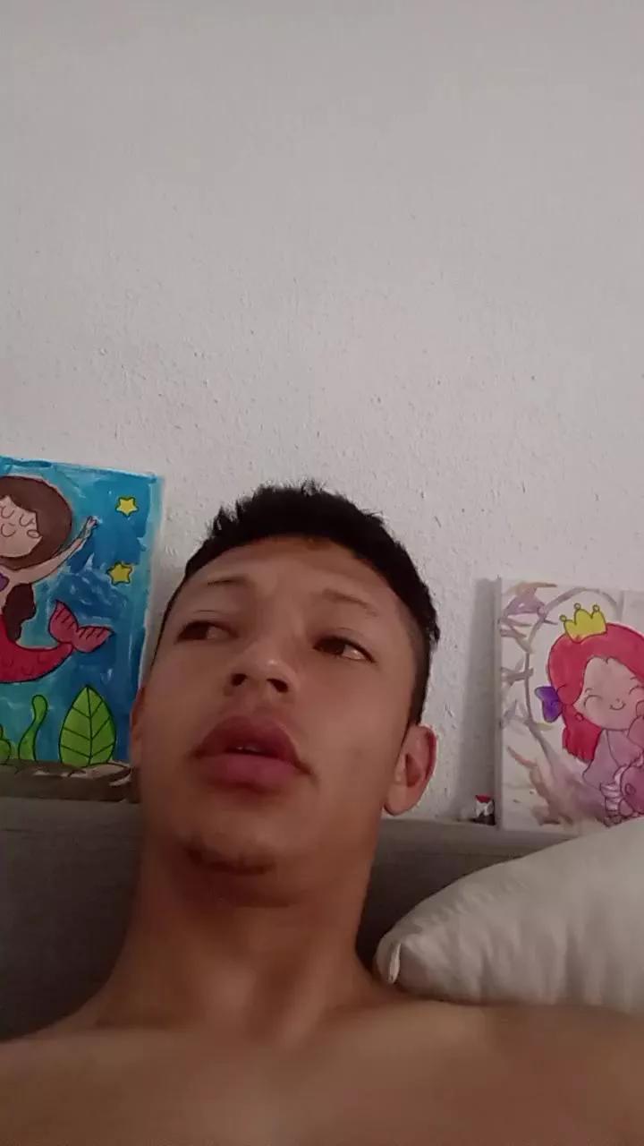 Tupapalarga on Cam4 
