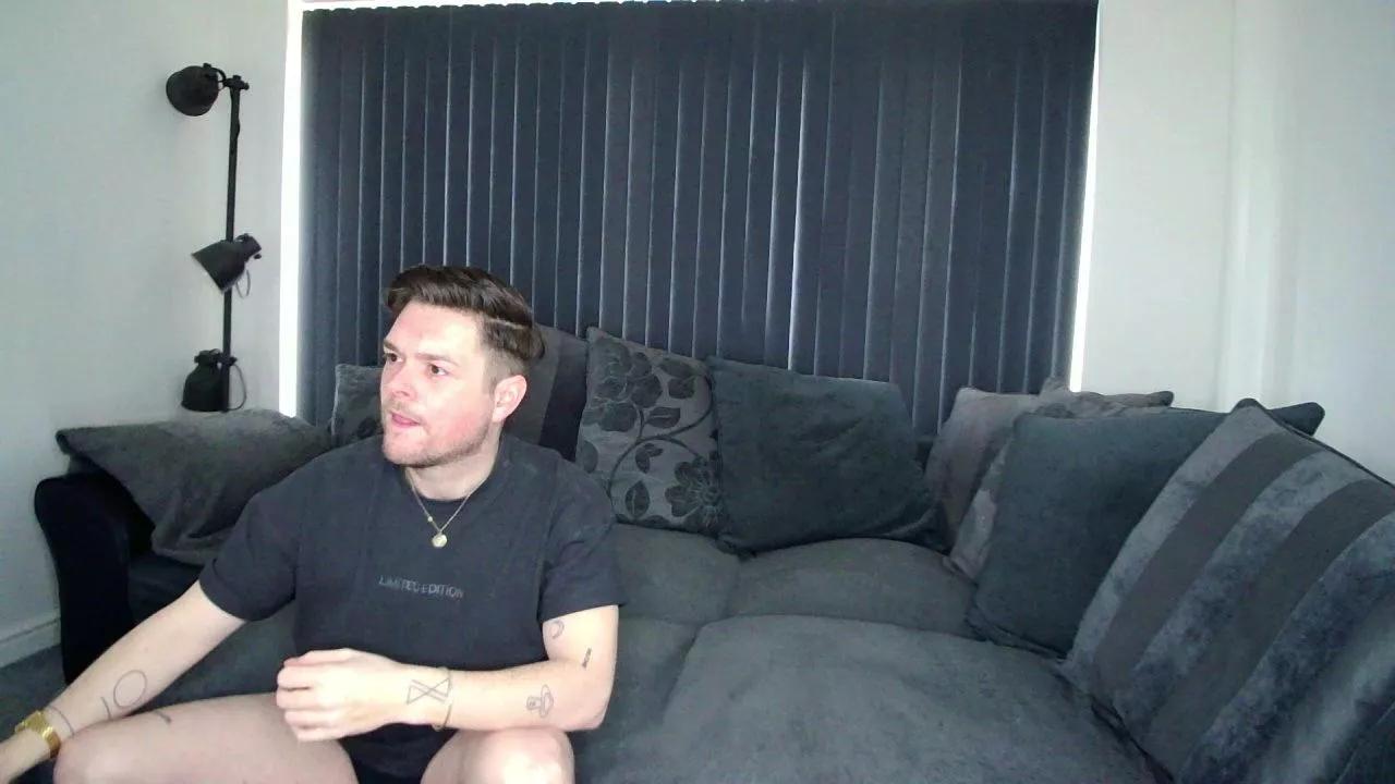 TwoTwinkHusband on Cam4 