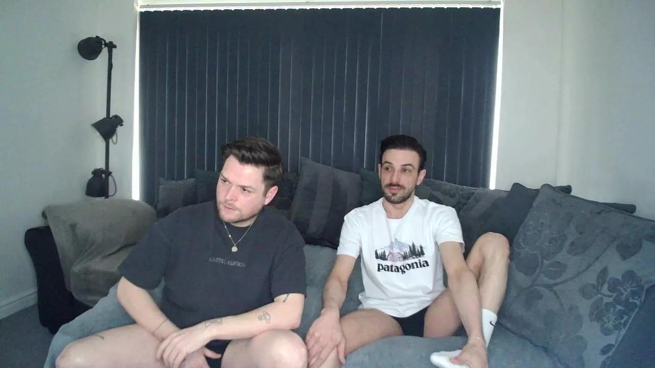 TwoTwinkHusband on Cam4 