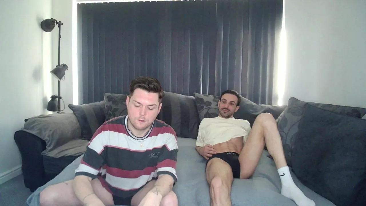 TwoTwinkHusband on Cam4 