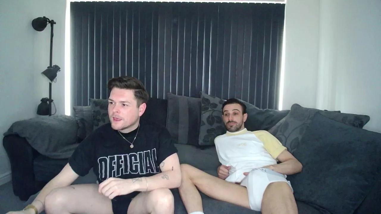 TwoTwinkHusband on Cam4 