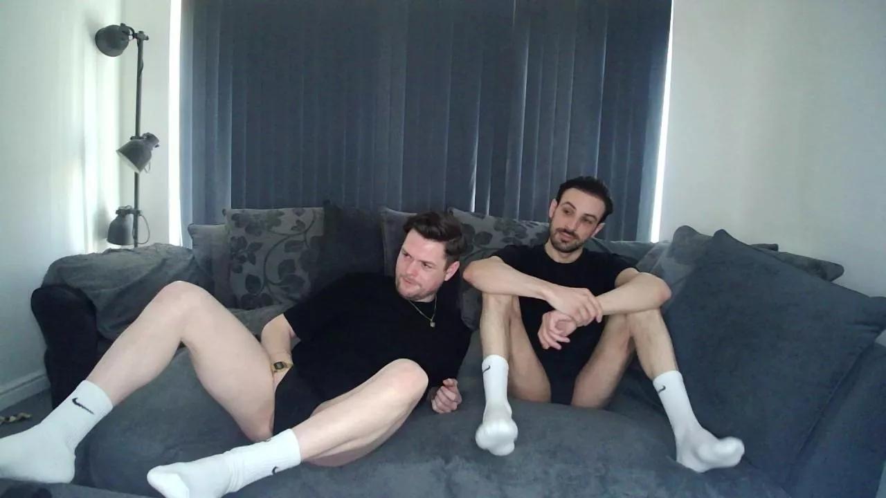 TwoTwinkHusband on Cam4 