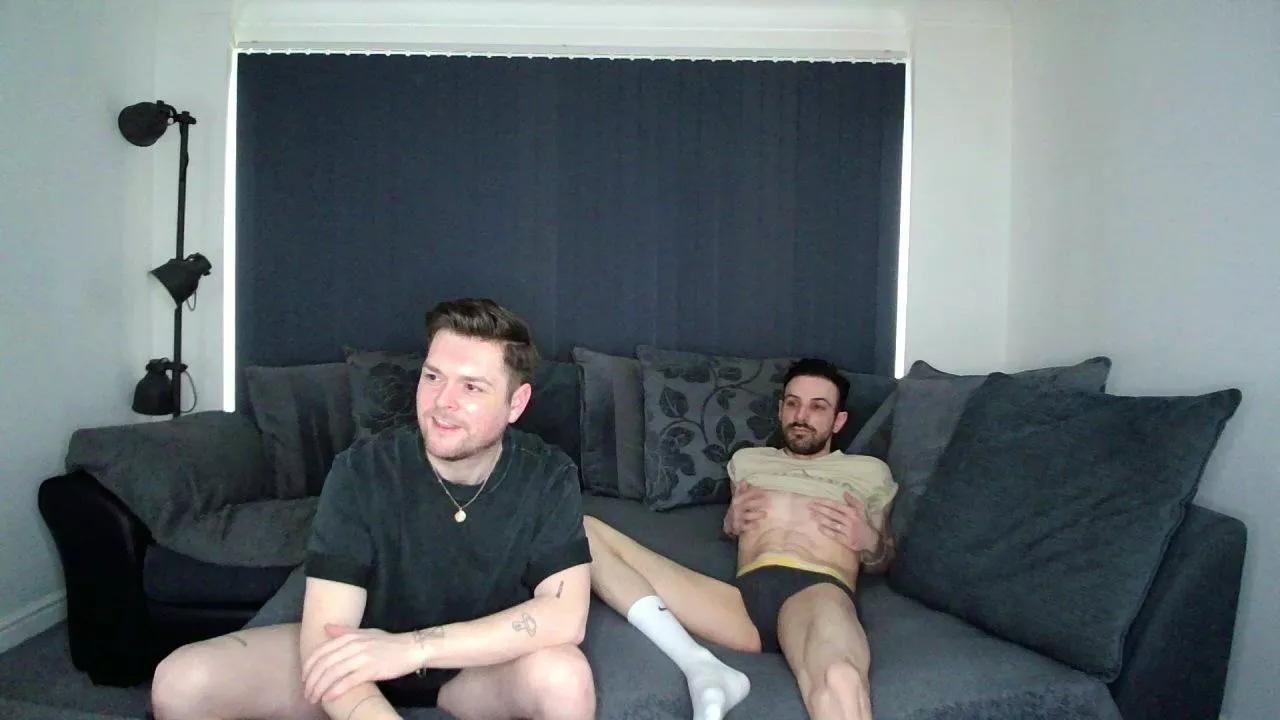 TwoTwinkHusband on Cam4 