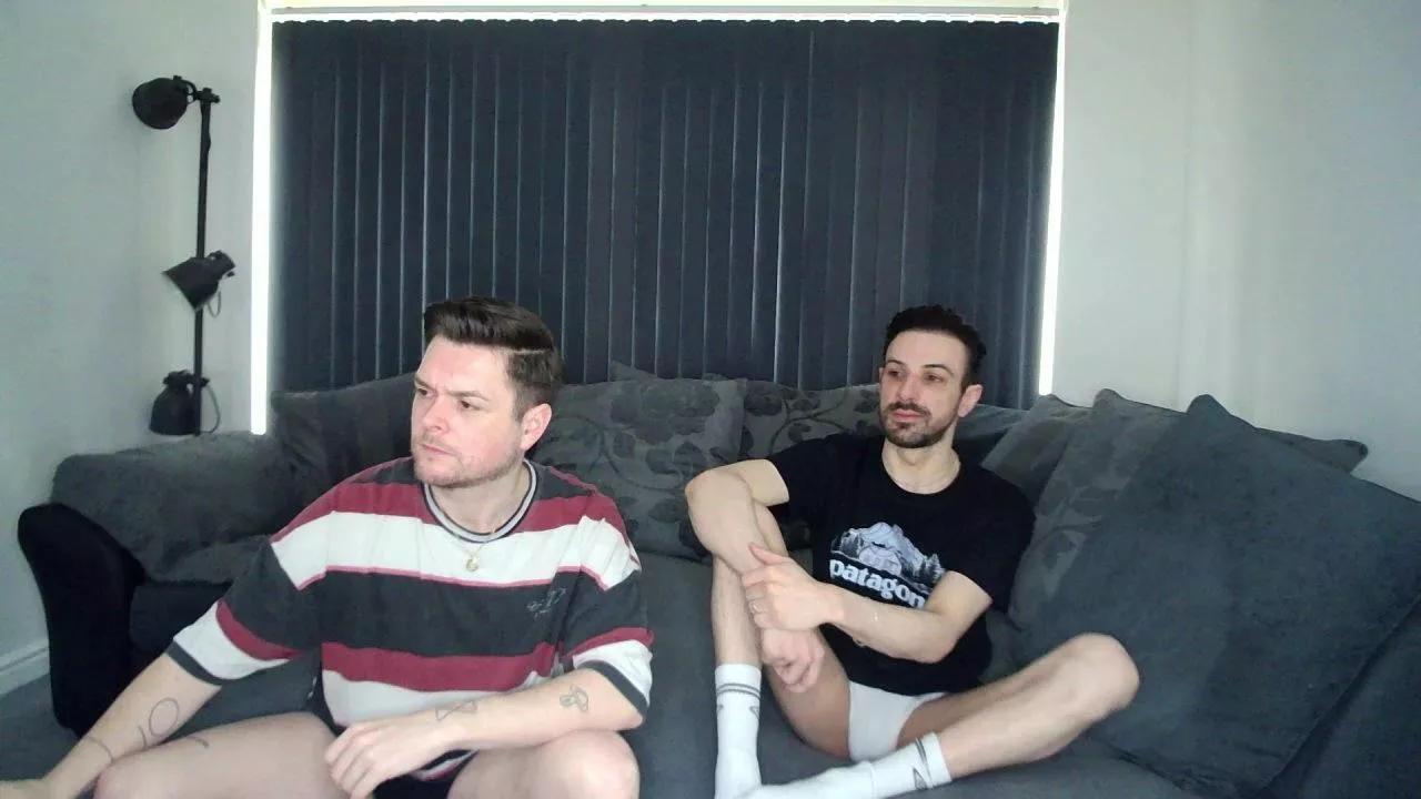 TwoTwinkHusband on Cam4 