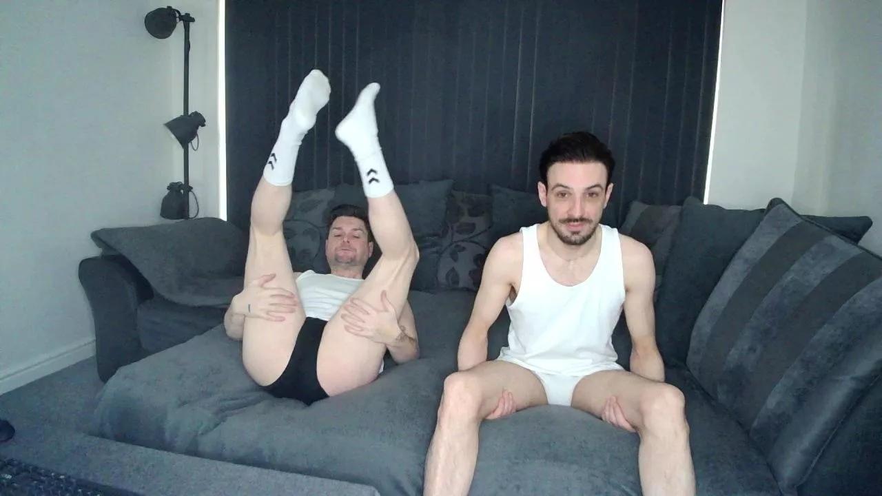 TwoTwinkHusband on Cam4 
