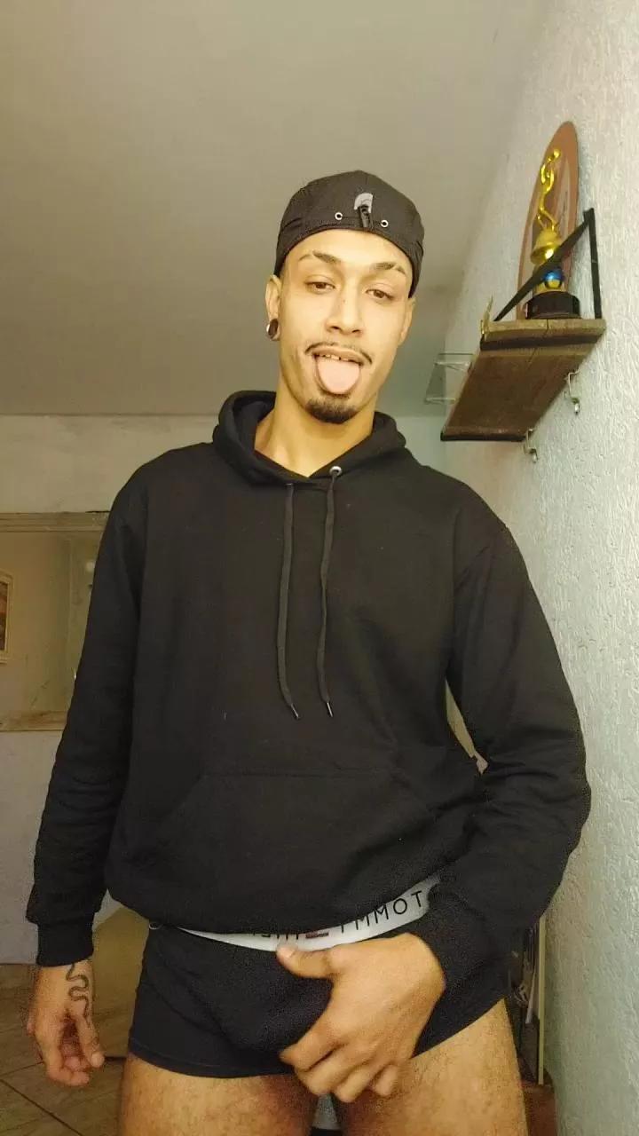 tzprado2dk on Cam4 