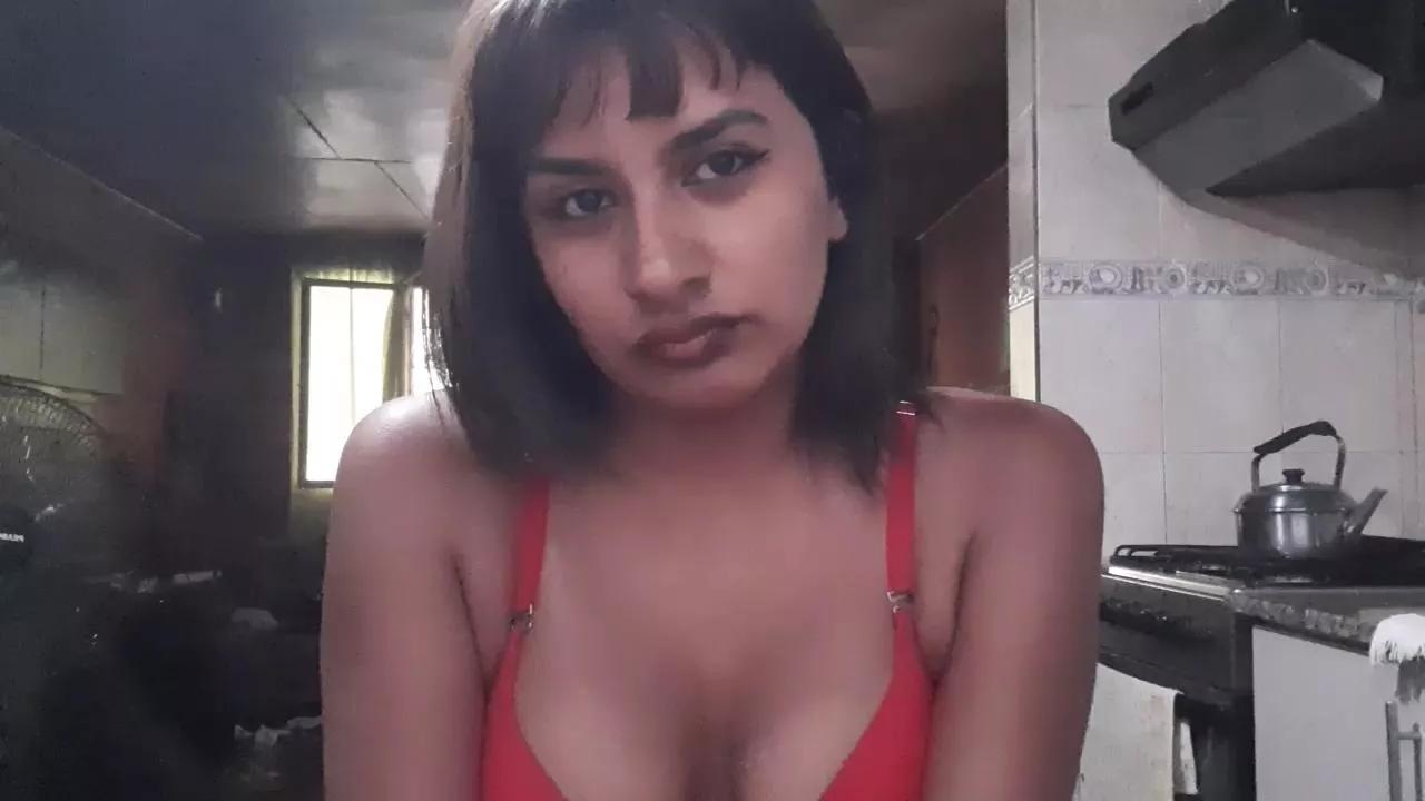 Xnella on Cam4 