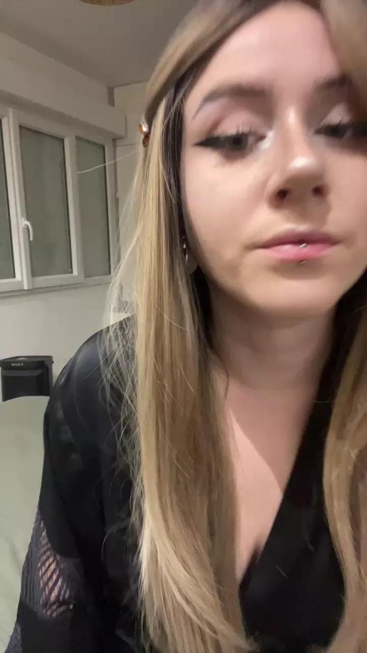XxElainaxX on Cam4 