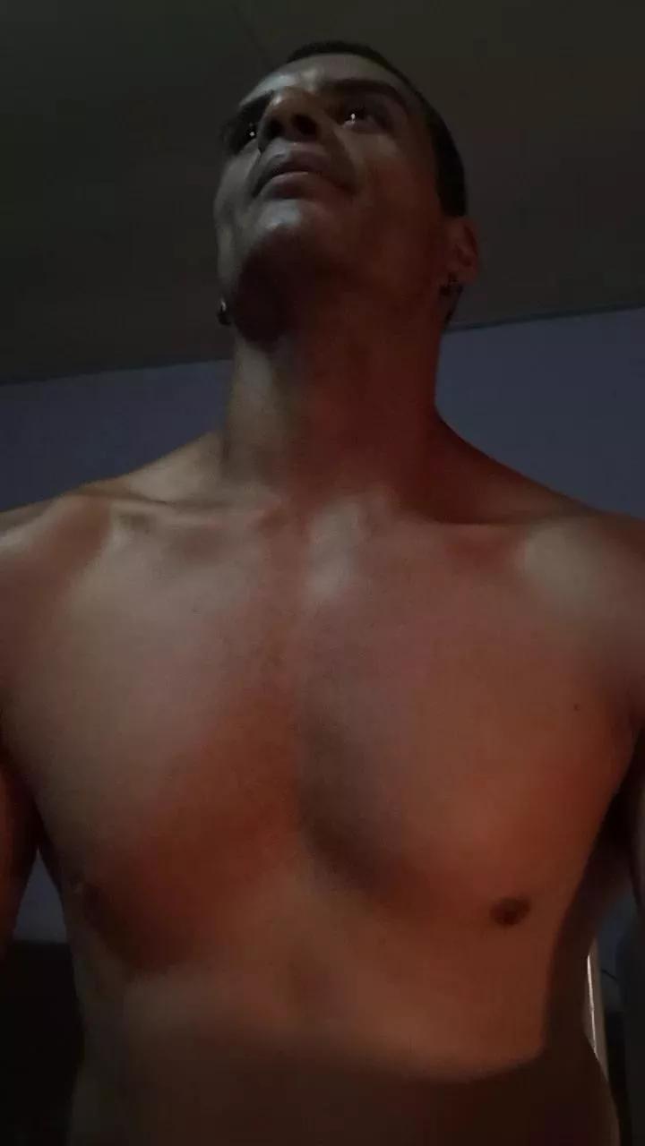 Yoemma01 on Cam4 