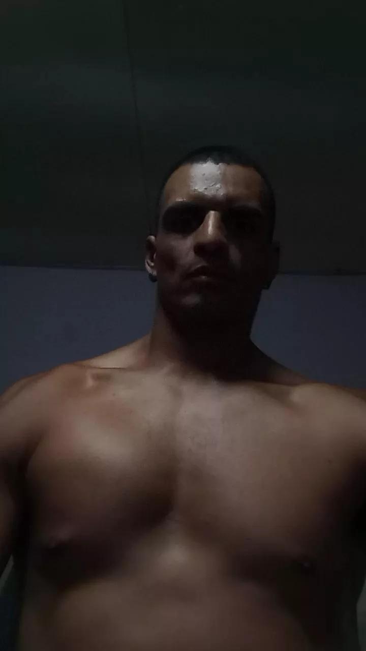 Yoemma01 on Cam4 