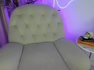 Masturbate to naked model Alicelevine alicelevine from Chaturbate