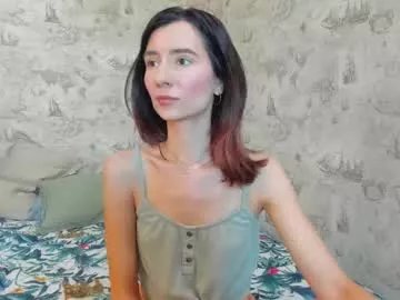 Freechat crystalnut on Chaturbate