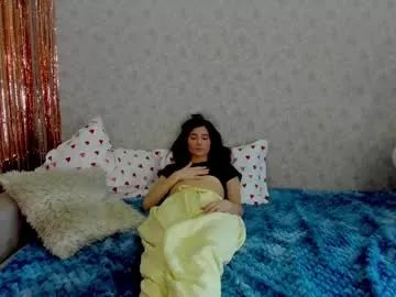 Freechat crystalnut on Chaturbate