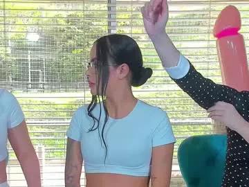 Freechat cuteanddesesperate on Chaturbate