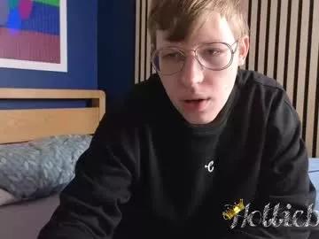 hottiebb95 on Chaturbate