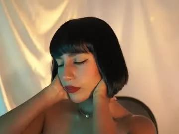 Masturbate to slutty model Julietawinona julietawinona from Chaturbate