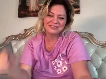 Discover sexy model Kiradivine kiradivine from Chaturbate