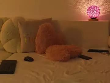 Freechat lauramirage on Chaturbate