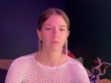 Freechat oliviahansleyy on Chaturbate