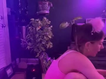 Freechat oliviahansleyy on Chaturbate