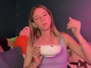 Freechat oliviahansleyy on Chaturbate