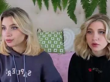 Freechat pinkadele on Chaturbate