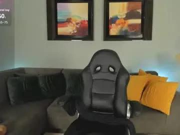 Freechat puiyee_ on Chaturbate