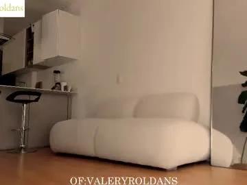 Sexy Roldansvalery wants you to fuck her body now roldansvalery from Chaturbate