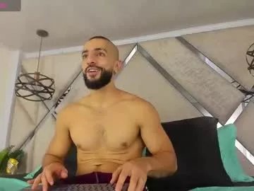 Freechat yiyo10_ on Chaturbate