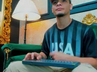 alessandro_kiing on Flirt4Free 