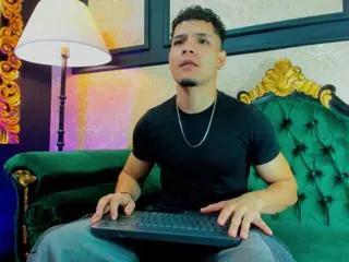 alessandro_kiing on Flirt4Free 