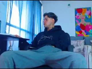 derryck on Flirt4Free 