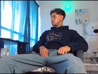 derryck on Flirt4Free 