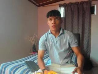 lucas_luxx on Flirt4Free 