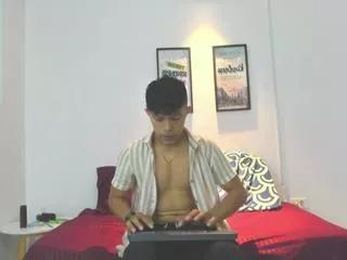 lucas_luxx on Flirt4Free 