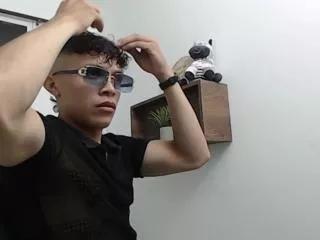lucas_luxx on Flirt4Free 