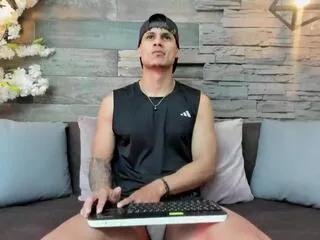 noah_hunther on Flirt4Free 